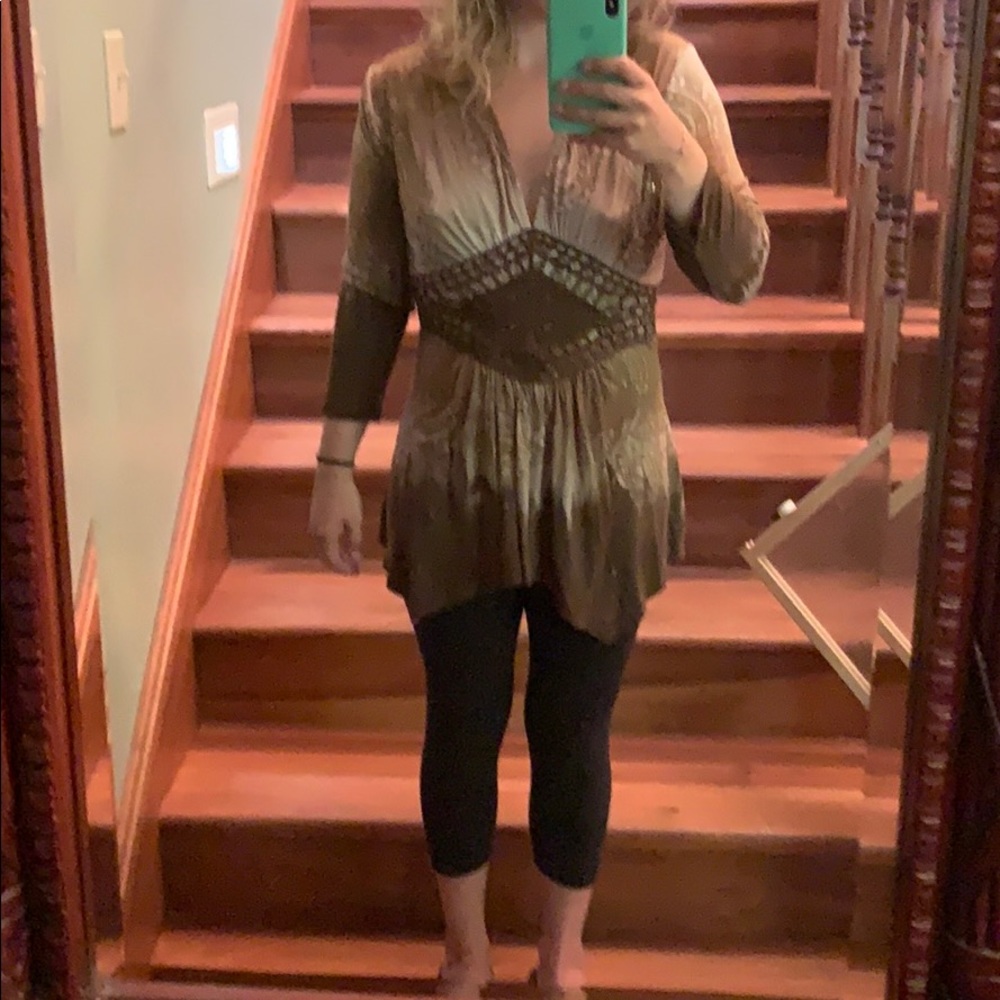 🌷NBW! Super soft tunic!
